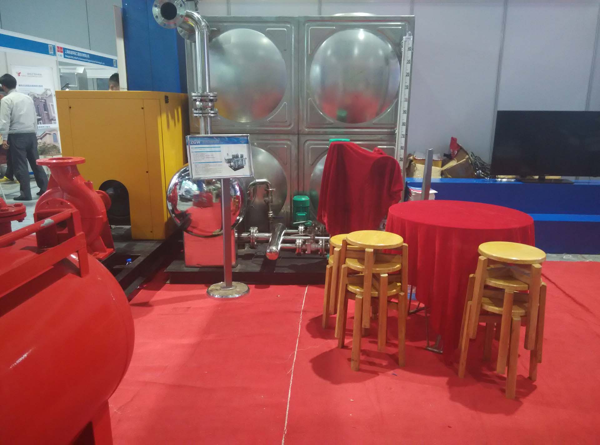 customer in exhibition