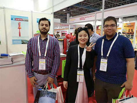 customer in exhibition 49